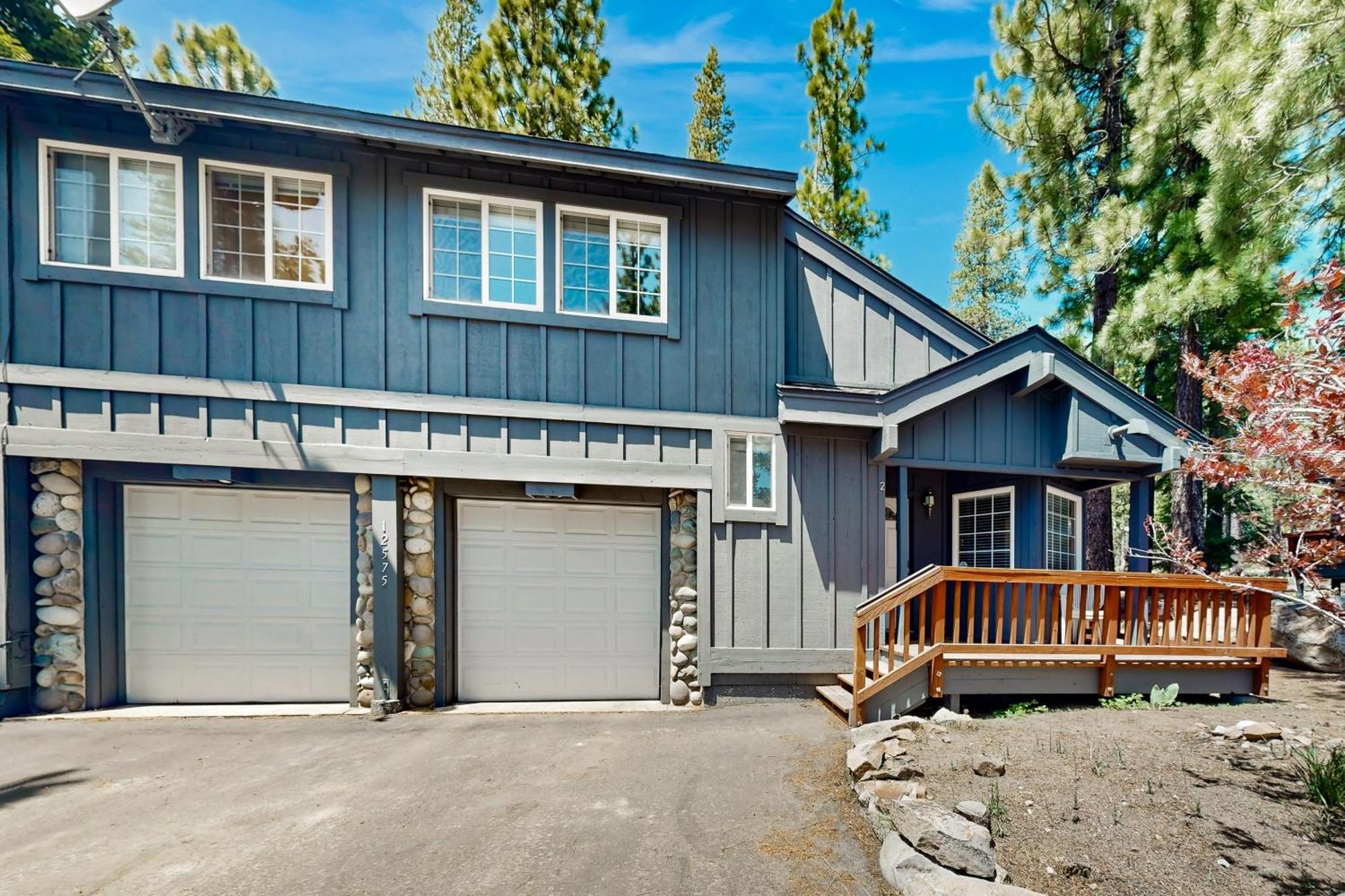 Little Pinecone Retreat * Truckee